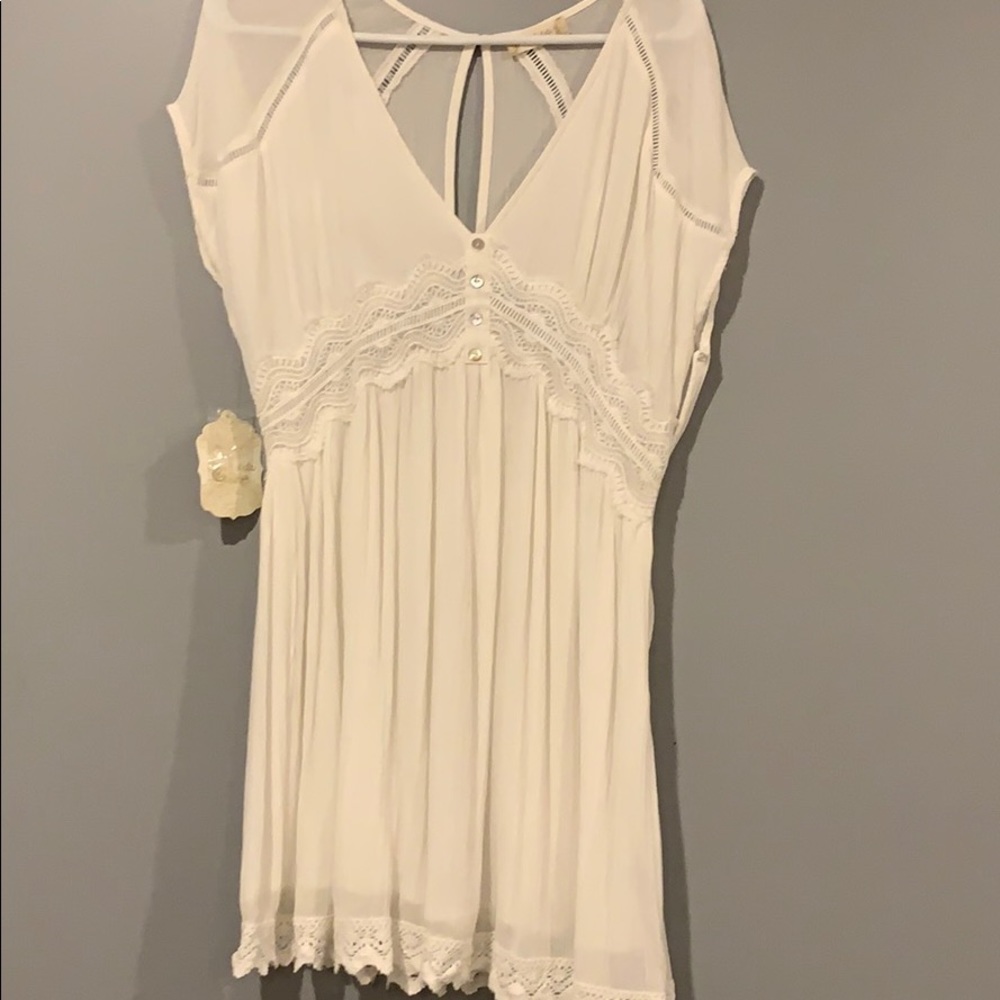 Altar’d state white dress - Picture 2 of 4